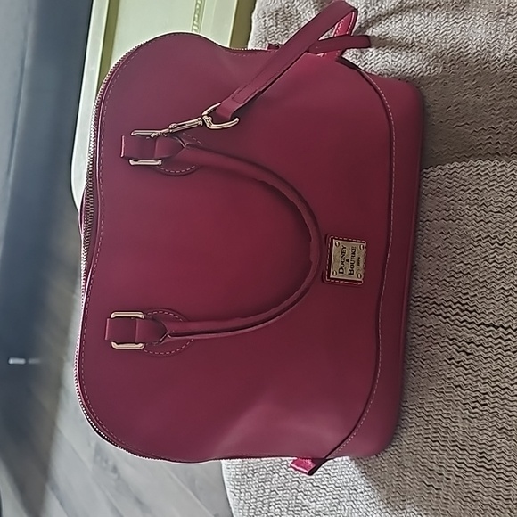 Pink Dooney and Bourke medium shoulder bag - Picture 1 of 8